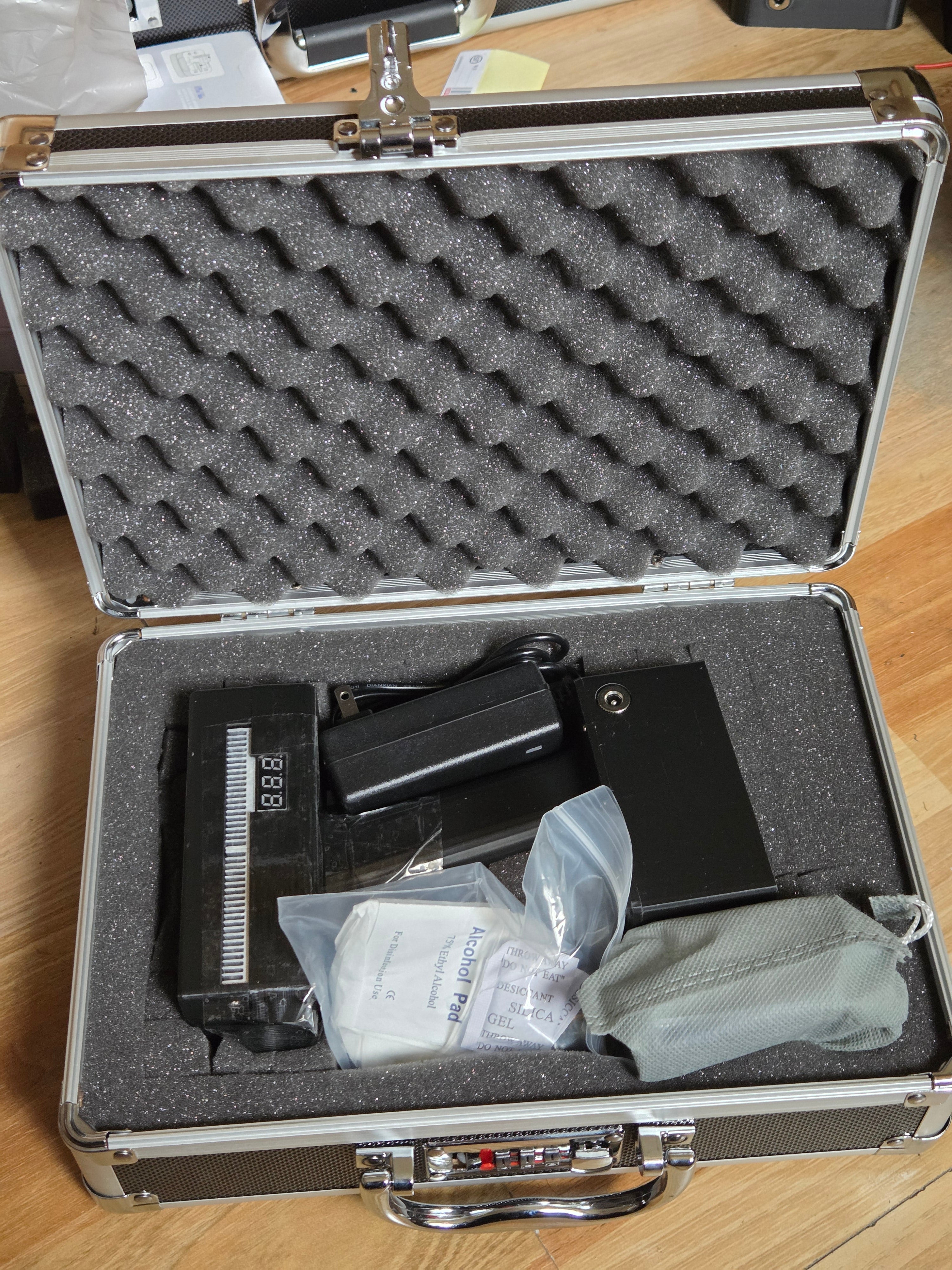 KX260-DIY Laser Cannon. Handheld 260W (Battery DC 33V 5Ah; Wavelength 915). cannon lens. Range 50 m. Battery life 5 years, with fast charging.