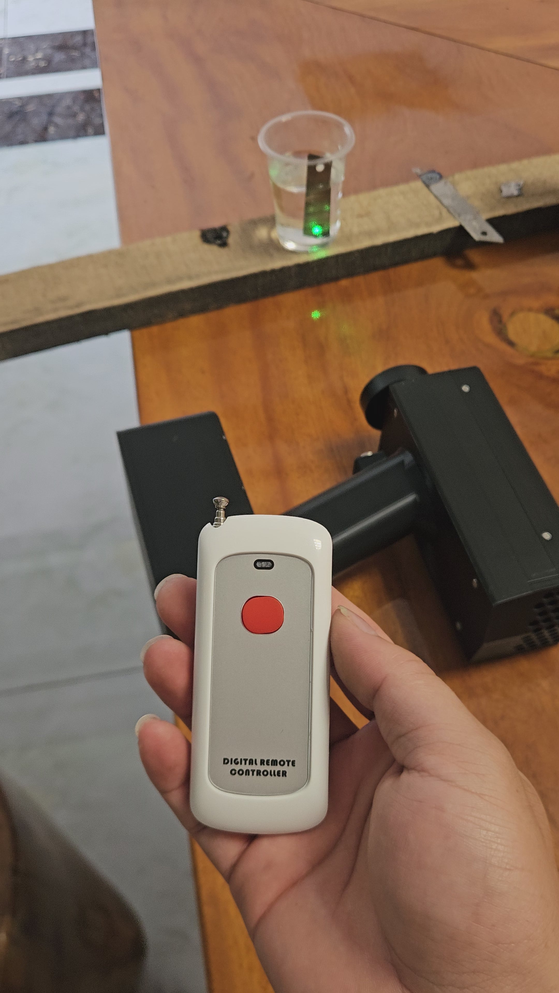 KX260-DIY Laser Cannon. Handheld 260W (Battery DC 33V 5Ah; Wavelength 915). cannon lens. Range 50 m. Battery life 5 years, with fast charging.