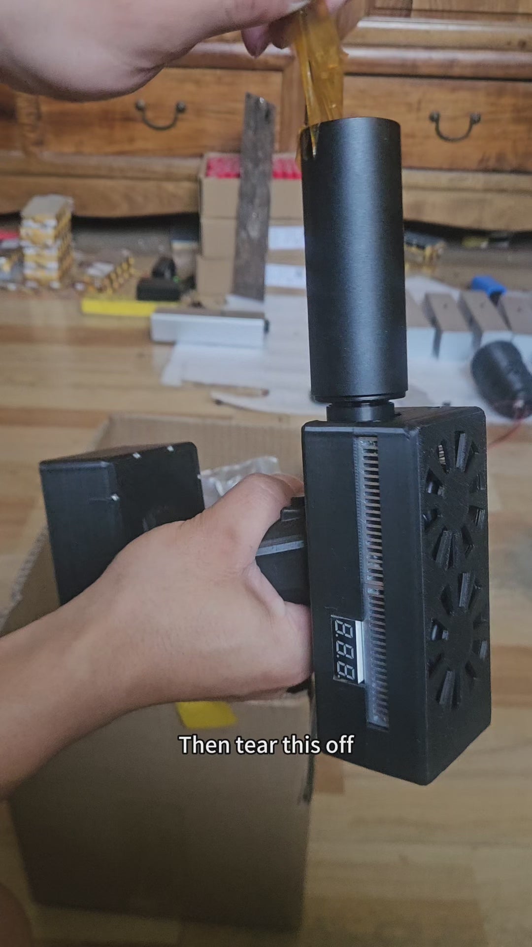KX130-DIY Laser Cannon. Handheld 130W (Battery DC 16.8V 5Ah; Wavelength 915). *6 lens. Range 10-15 m. Battery life 5 years, with fast charging.