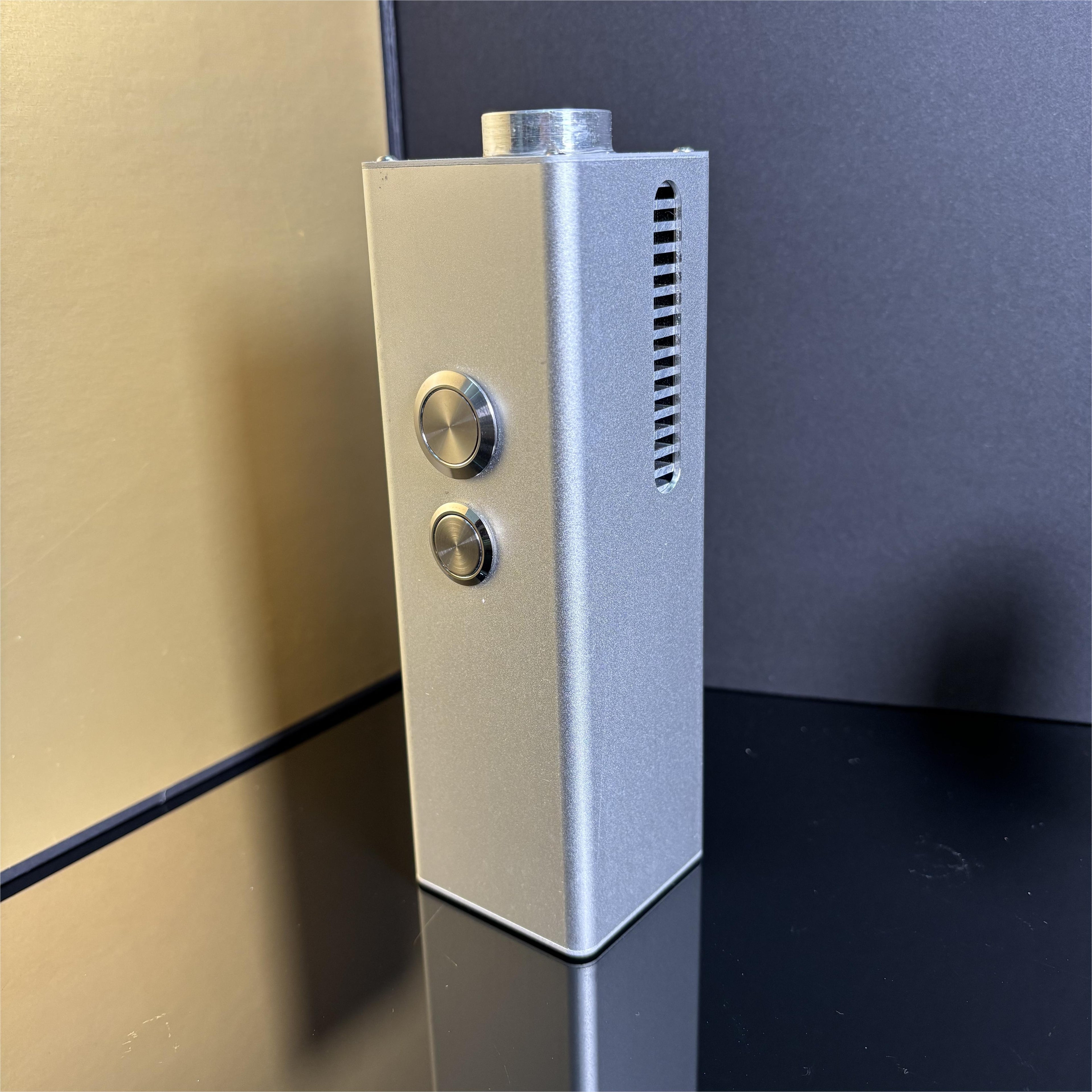 YZ120-01 DIY Laser Cannon 120W (Battery DC 14.8V 5Ah; Wavelength 1064). Range 5-10 meters. Battery life 5 years, with fast charging.